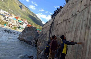 Uttarakhand: नदी में बहा मलेशिया निवासी, बचाने के लिए दूसरे व्यक्ति ने लगाई छलांग, SDRF ने पिता को बचाया