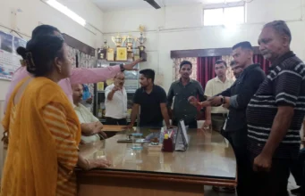 Haldwani News: चुनाव से पहले अखाड़ा बना एमबीपीजी कॉलेज, छात्र को दौड़ा-दौड़ाकर पीटा