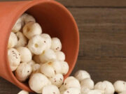 गुणों का भंडार है पोषक तत्वों से भरपूर मखाना, रोजाना खाने से कई समस्याएं होंगी छूमंतर 1