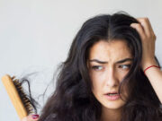 Hair Loss: कम उम्र में ही झड़ने लगे हैं बाल, बढ़ रहा है गंजापन? कहीं आपमें इन पोषक तत्वों की कमी तो नहीं 1