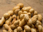 इन 5 लोगों के लिए नुकसानदायक हो सकता है मूंगफली का सेवन, Side Effects जानकर आप भी कर देंगे डाइट से बाहर 1