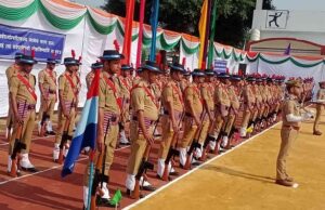 Uttarakhand: पुलिस स्मृति दिवस पर जवानों ने की परेड, बोले सीएम धामी- नई चुनौतियों के लिए बनानी होगी कार्ययोजना