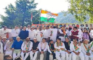 Uttarakhand: नैनीताल में कांग्रेस की जनाक्रोश रैली, कुमाऊं कमिश्नरी का किया घेराव, महंगाई और पलायन के मुद्दों पर भड़के लोग
