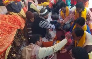 Uttarakhand: परिवार संग यमुनोत्री धाम पहुंचे कैबिनेट मंत्री धन सिंह, मां यमुना की पूजा-अर्चना कर लिया आशीर्वाद