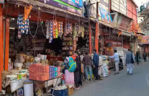 Uttarakhand Mosque Dispute: उत्तरकाशी में पथराव और लाठीचार्ज की घटना के बाद आज तीसरे दिन खुला बाजार, आगे की है ये रणनीति