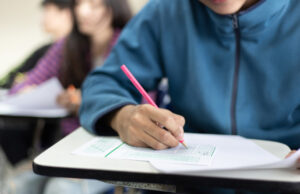 Uttarakhand University: अगले सत्र से हिंदू धर्म का अध्ययन करेंगे छात्र, वेद-वेदांत के साथ पढ़ाया जाएगा विज्ञान