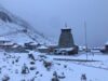 Uttarakhand: केदारनाथ-औली से लेकर मसूरी तक सीजन की पहली बर्फबारी, पड़ रही कड़ाके की ठंड