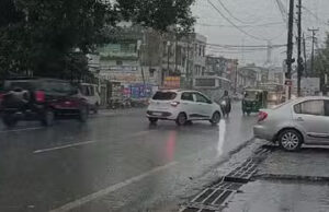 Haldwani Weather: गड़गड़ाहट से गूंज उठा हल्द्वानी…अचानक बदला मौसम और होने लगी तेज बारिश, सहम उठे लोग