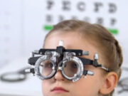 बच्चों की लाइफस्टाइल में बदलाव से कम हो रही आंखों की रोशनी, ऐसे रखें नौनिहालों का ख्याल a