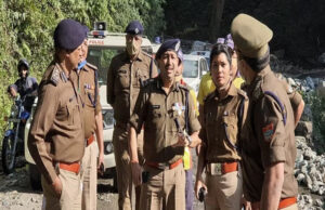Nainital News: नए साल के जश्न में पर्यटकों पर चढ़ा शराब का सरूर, पहाड़ों पर लगाई कार रेस, पुलिस ने चखाया कभी न भूलने वाला मजा