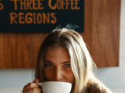 क्या आप भी चाय और कॉफी को लेकर अक्सर करते हैं बहस, तो एक्सपर्ट से जानें क्या है ज्यादा बेहतर a