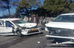 Road Accident: दो वाहनों की आमने-सामने टक्कर, सात लोग घाय, नैनीताल घूमने आया था राजस्थान से परिवार