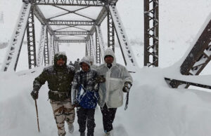 Chamoli Avalanche: बर्फ में फंसी जिंदगियां… मजदूरों को निकालने का काम जारी, माणा कैंप के पास हुआ था हिमस्खलन