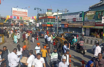 Dehradun Jhanda Mela: दरबार साहिब से शुरू हुई नगर परिक्रमा, सड़कों पर दिखा आस्था का सैलाब, भजनों पर झूमी संगत