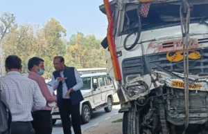 Uttarakhand: टोल प्लाजा पर डंपर ने बरपाया कहर, टिहरी कोर्ट के दो कर्मियों की मौत, 3 घंटे बाद चकनाचूर कार से निकाले गए शव