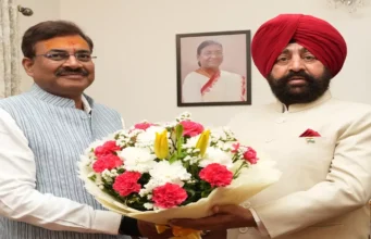 Who is IAS Anand Vardhan: आनंद बर्द्धन ने संभाली उत्तराखंड के नए मुख्य सचिव की जिम्मेदारी, गिनाईं अपनी प्राथमिकताएं