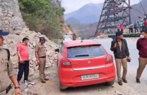 Uttarakhand: ऋषिकेश-बदरीनाथ हाईवे नरकोटा के पास सड़क किनारे खड़ी कार में मृत मिला व्यक्ति, दिल्ली नंबर का वाहन