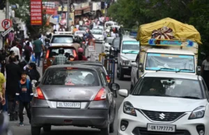 Uttarakhand: नैनीताल में लगी पर्यटक वाहनों की कतार, पहुंच गए इतने सैलानी कि एंट्री प्वाइंटों पर रोकने पड़े वाहन