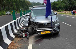 Dehradun News: पांवटा रोड पर हादसा, आदूवाला के पास टैक्सी और बाइक की जबरदस्त टक्कर, एक युवक की मौत, बच्चा घायल