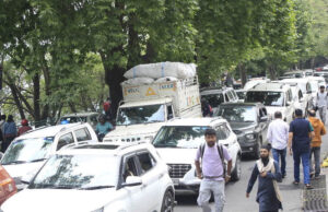 Uttarakhand: वीकेंड पर पहुंचे रहे हजारों वाहन, दून की आबोहवा को कर रहे बीमार, वायुमंडल में बढ़ रहे जहरीले तत्व