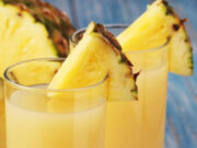 स्वाद के चक्कर में भर-भरकर पी रहे हैं अनानास का जूस, तो जान लें इससे होने वाले नुकसान a