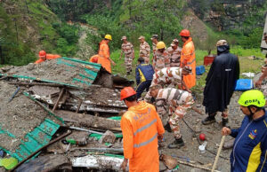 Uttrakhand News:बादल फटने से तबाही,पानी आया था उठाने… जो जग गए वो बच गए, जो नहीं उठे वो बह गए।