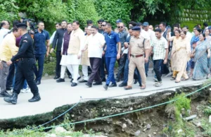 Uttarakhand News : देहरादून में भारी बारिश से आफत, गाड़ियां बहीं-दीवारें ढहीं, मुख्यमंत्री ने लिया नुकसान का जायजा