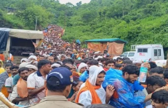 Uttarakhand News: नीलकंठ में चारों तरफ छाया भगवा रंग, पैदल मार्ग पर भी लग रहा जाम