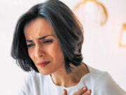 पुरुषों से अलग होते हैं महिलाओं में हार्ट अटैक के लक्षण, हल्के में नहीं लेने चाहिए ये 8 संकेत 8