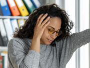 अगर शरीर दे रहा है 5 सिग्नल, तो समझ जाएं शुरू हो रही है दिमाग से जुड़ी कोई परेशानी; हो जाएं सावधान 8