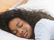 गलत तरीके से सोना मतलब बीमारियों को सीधा न्योता! जानें 8 सबसे अच्छी स्लीपिंग पोजीशन a