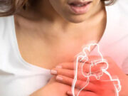 कार्डियक अरेस्ट आने पर दिखाई देते हैं ये 8 लक्षण, जान बचाने के लिए तुरंत पहचान करना है जरूरी a