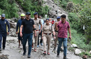 Uttarkashi News: बादल फटने से लापता सात श्रमिकों का नहीं चला पता, राहत और निर्माण कार्यों में मौसम बन रहा बाधा