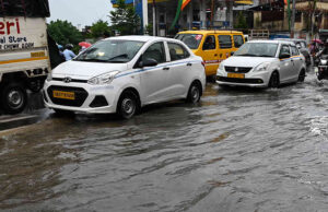 Uttarakhand Weather: भारी बारिश का अलर्ट, मलबा आने से प्रदेश की 87 सड़कें बंद, आने वाले दिनों का जानें हाल