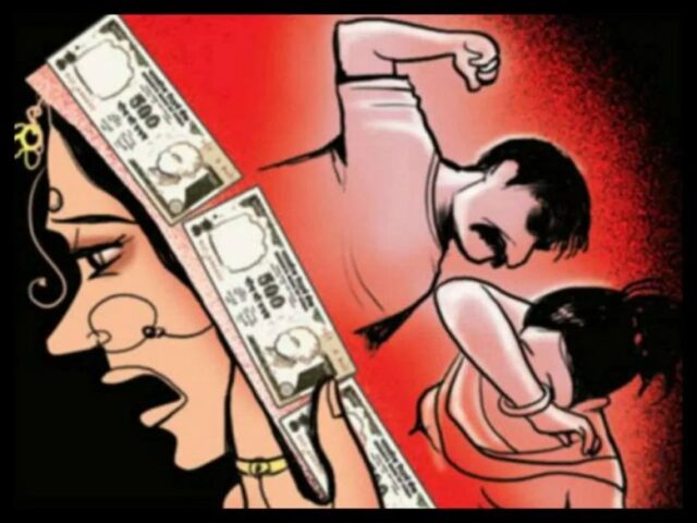 fenugreek-seeds-methi-dana-drink-by-soaking-it-water-overnight-helpful-weight-loss-digestion-blood-sugar-treatment_466689-28687