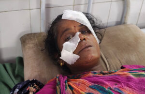 Rudraprayag News: कमरे में सो रही महिला पर गुलदार ने किया हमला, दरवाजा तोड़कर बाहर खींचा, पति ने बचाई जान