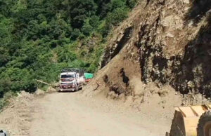 Uttarakhand News : भारी बारिश और सड़कों पर मलबा आने से प्रदेश में दो स्टेट हाईवे समेत 106 मार्ग बंद, लोग परेशान