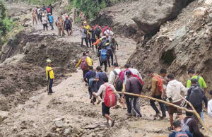 Yamunotri Dham: यात्रा मार्ग पर फंसे 700 यात्रियों को निकाला गया सुरक्षित बादल फटने से जगह-जगह मार्ग हो गया था बंद