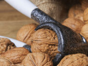 अखरोट से लेकर किशमिश तक, लिवर के लिए वरदान हैं ये 7 ड्राई फ्रूट्स, जरूर करें डाइट में शामिल 8