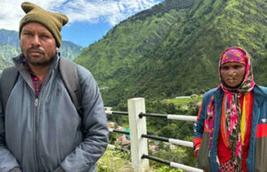 Uttarakhand News: उत्तरकाशी आपदा, पापा हम बचेंगे नहीं…बेटे के आखिरी शब्द सुन बेचैन नेपाल के विजय और काली देवी, छह बच्चे लापता