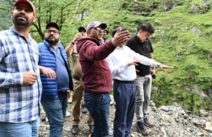 Uttarkashi Disaster: पानी हुआ कम तो दिखने लगे जलमग्न हुए होटल ओर आवासीय भवन, तेज प्रवाह ने खोला झील का मुहाना