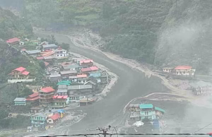 Uttarkashi Cloudburst Video: उत्तरकाशी में बादल फटने से भारी तबाही: धराली गांव में मची तबाही, चार की मौत, कई लोग लापता