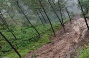 Chamoli Rain: थराली के सगवाड़ा गांव में भारी अतिवृष्टि ने मचाई तबाही, मलबा अपने साथ एक मकान भी बहा ले गया