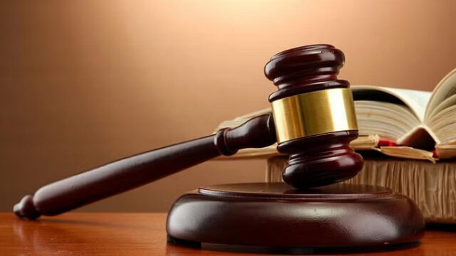 court-hammer_9a92acf0dd06afd38f58307fde733e85