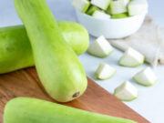 लौकी से दूरी बनाकर ही फायदे में रहेंगे 5 लोग, सेहत पर भारी पड़ सकते हैं इस सब्जी के कुछ नुकसान a