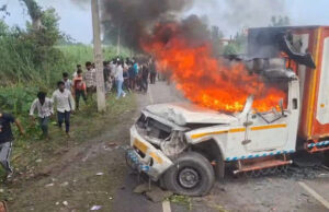 Roorkee: पिकअप की टक्कर से गाय की मौत, गाड़ी में भरा था मांस, गुस्साए ग्रामीणों ने वाहन में लगा दी आग