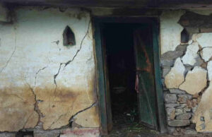 Uttarakhand: धंस रहे पहाड़ के गांव, हाईवे पर भी बड़ी-बड़ी दरारें, दहशत में आए कई लोगों ने रातोंरात छोड़े घर