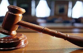 Uttarakhand: हाईकोर्ट ने कार्बेट पार्क के पूर्व निदेशक पर मुकदमे की अनुमति पर मांगा जवाब, 28 को सुनवाई