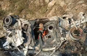 Uttarakhand: चमोली में दर्दनाक हादसा, गांव से लौट रहे परिवार की कार खाई में गिरते ही लगी आग, ईई, पत्नी और बेटे की मौत
