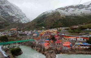 Uttarakhand News: चारों धामों में बर्फबारी, कई वर्षों के बाद अक्तूबर में दिखा ऐसा खूबसूरत नजारा, चोटियां बर्फ से लकदक